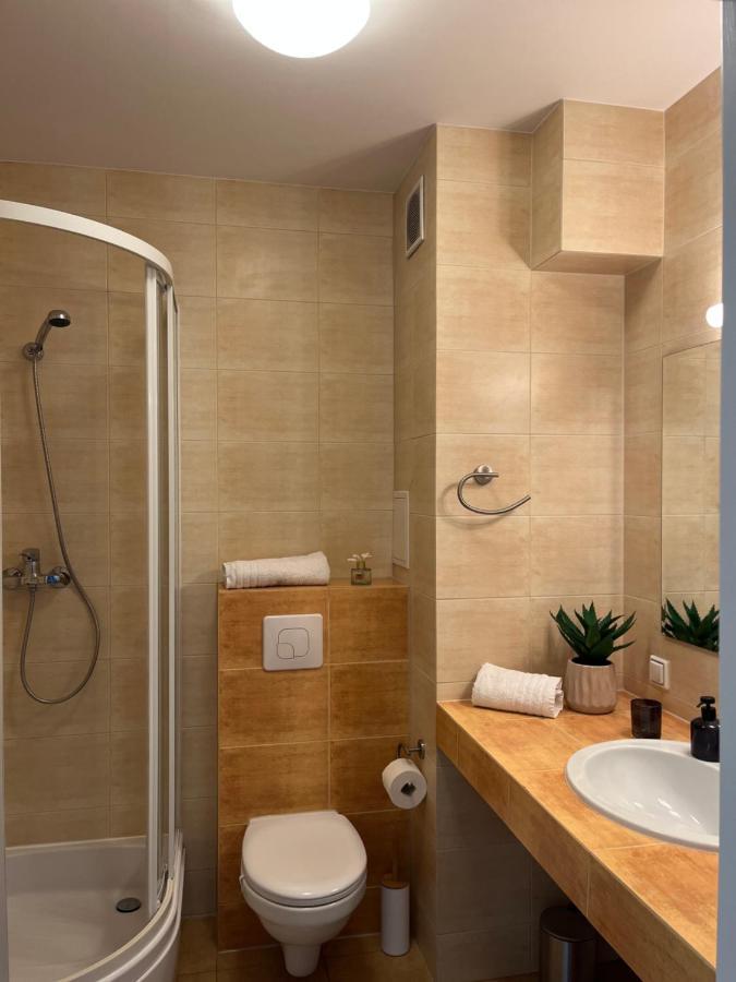 Apartament Z Garazem I Ogrodem Kołobrzeg Exteriör bild