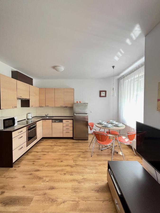 Apartament Z Garazem I Ogrodem Kołobrzeg Exteriör bild